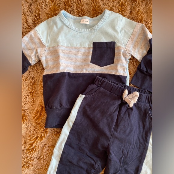 Like new long sleeve blue matching set in 12-18 months - Picture 2 of 4